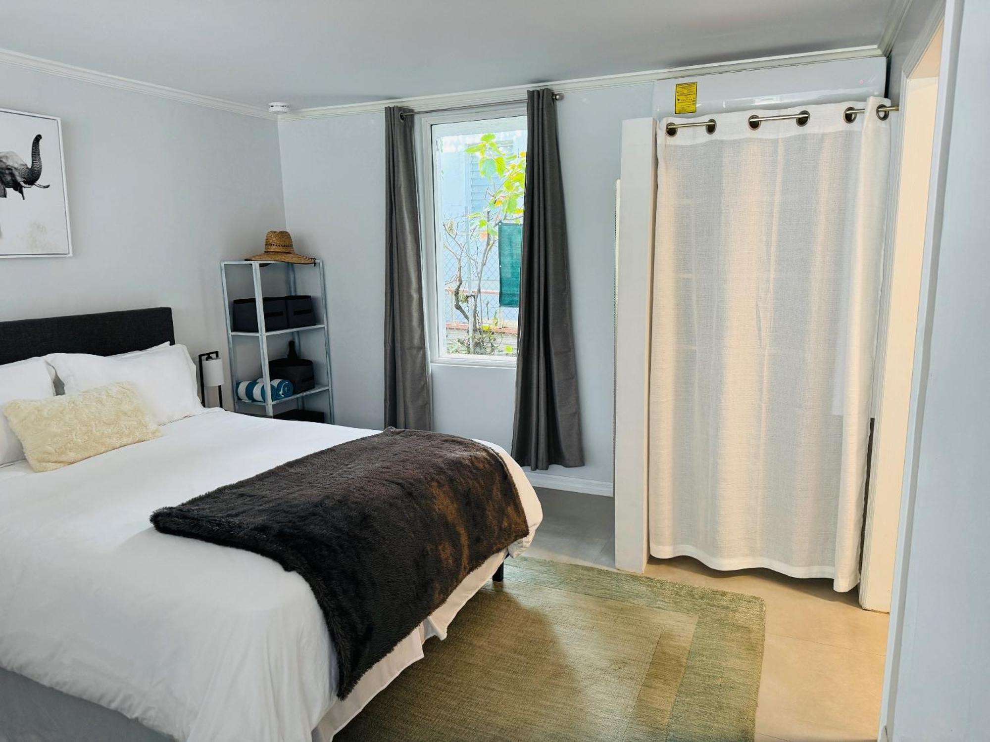 Studio, 100 Feet From The Beach Нассау Экстерьер фото